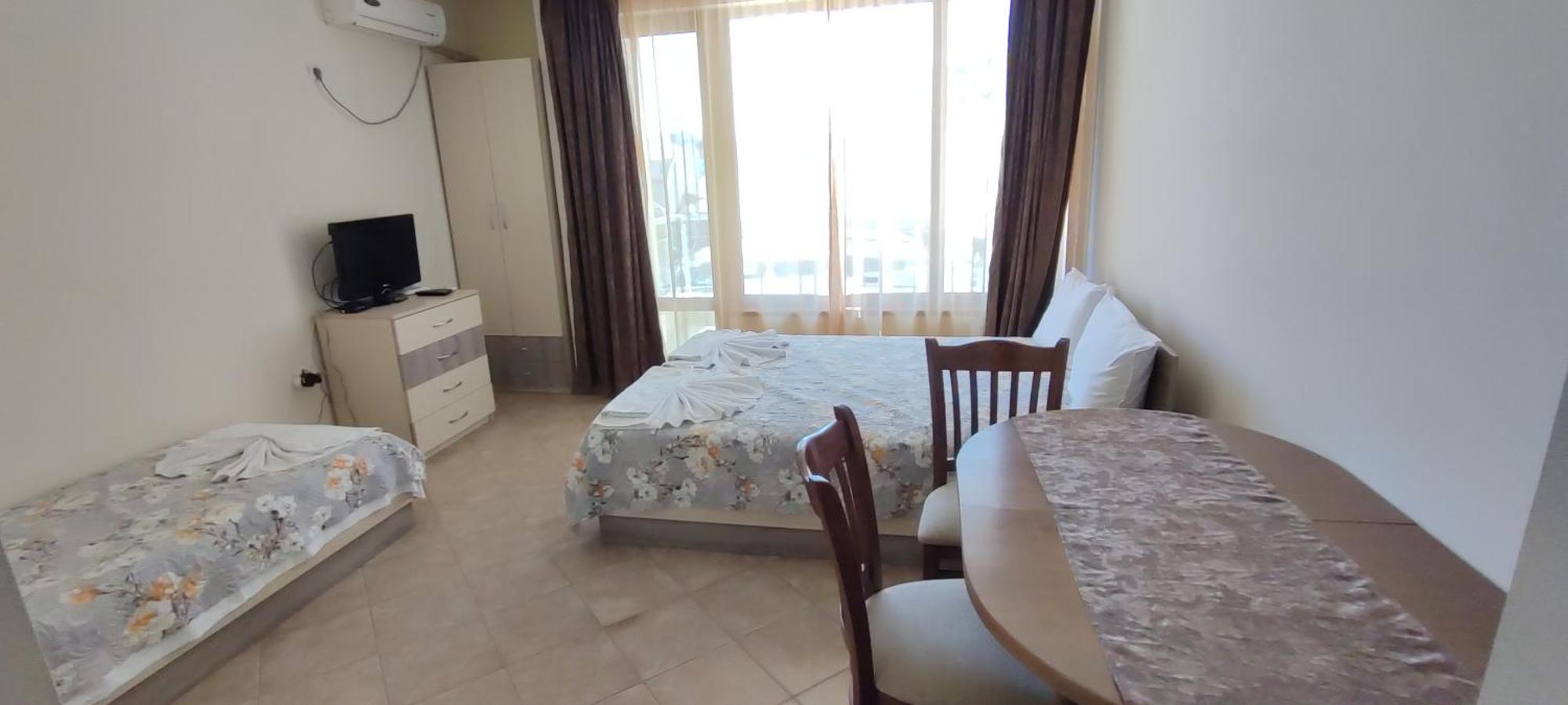 Sunny Sands Apartment *