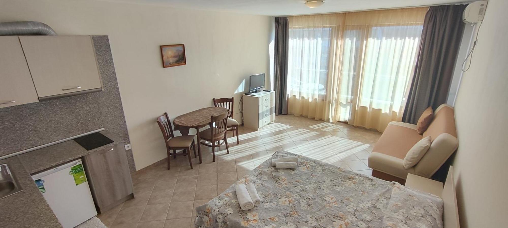 Sunny Sands Apartment