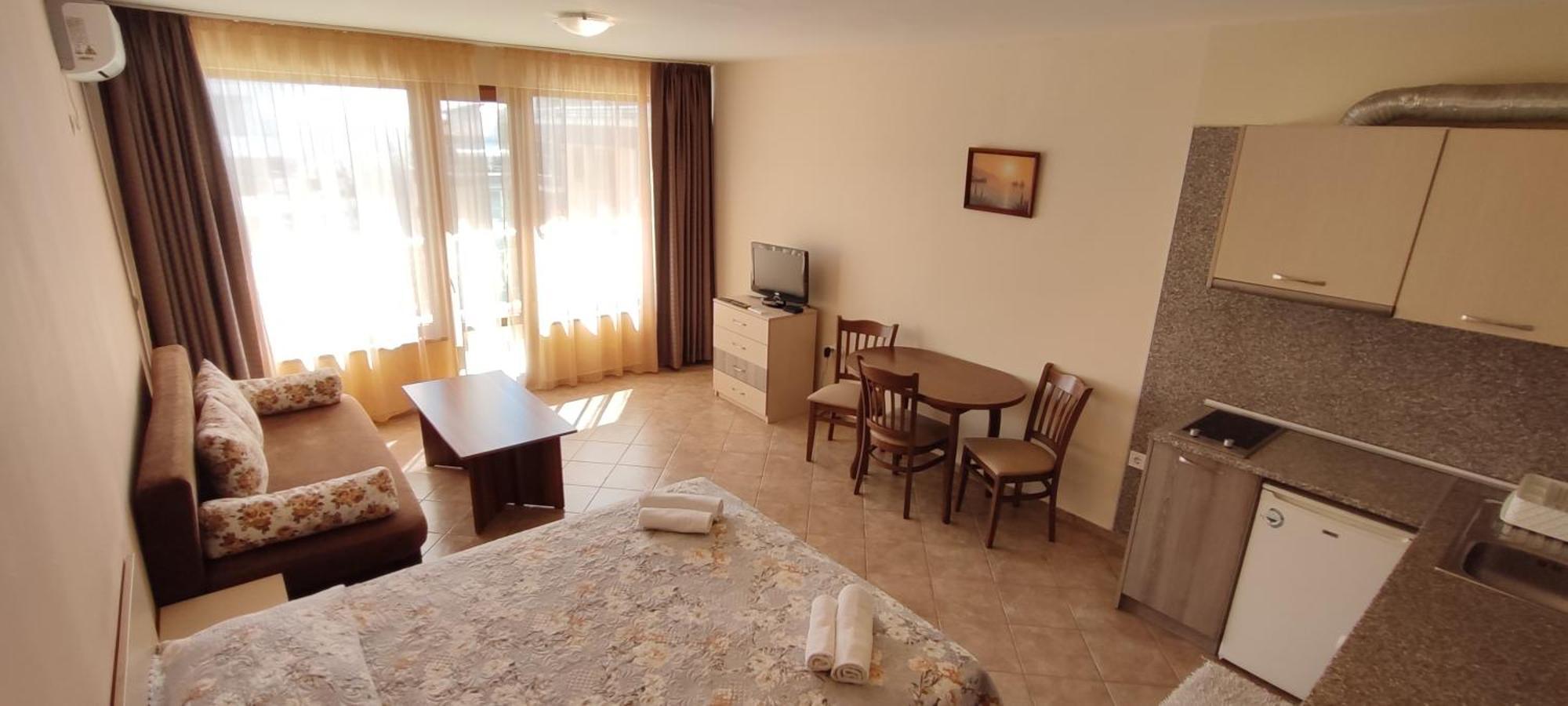 Sunny Sands Apartment *